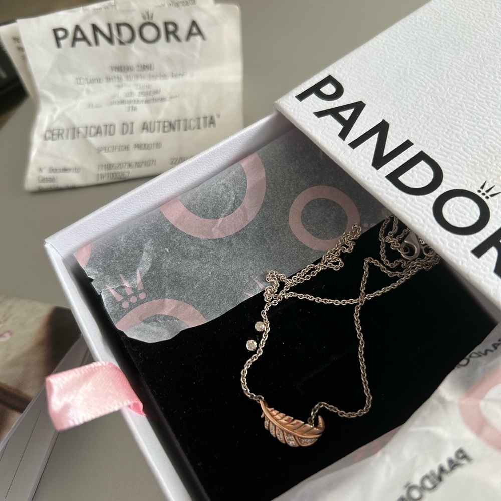 Pandora leaf necklace, silver and rose gold nuances!Brand new, have box/receipt